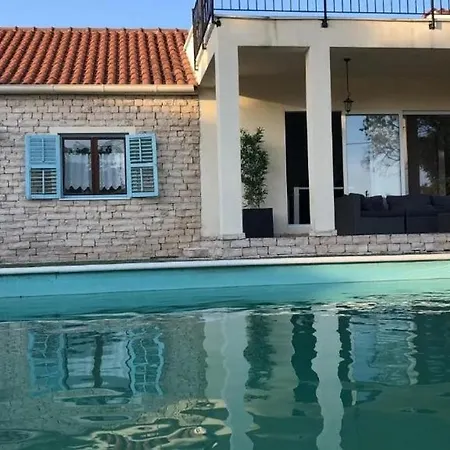 Family Friendly House With A Swimming Pool - 25391 Σπίτι διακοπών *