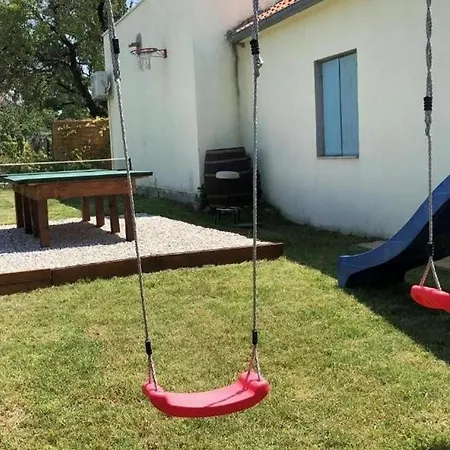 Σπίτι διακοπών Family Friendly House With A Swimming Pool - 25391