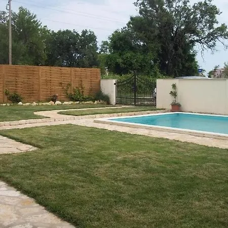 Σπίτι διακοπών Family Friendly House With A Swimming Pool - 25391 Ζαντάρ
