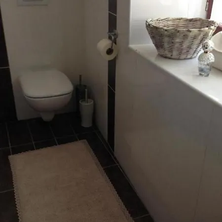 Family Friendly House With A Swimming Pool - 25391 Hébergement de vacances *
