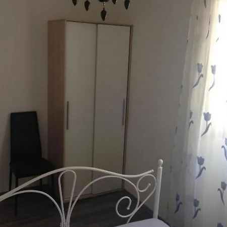 Family Friendly House With A Swimming Pool - 25391 Hébergement de vacances